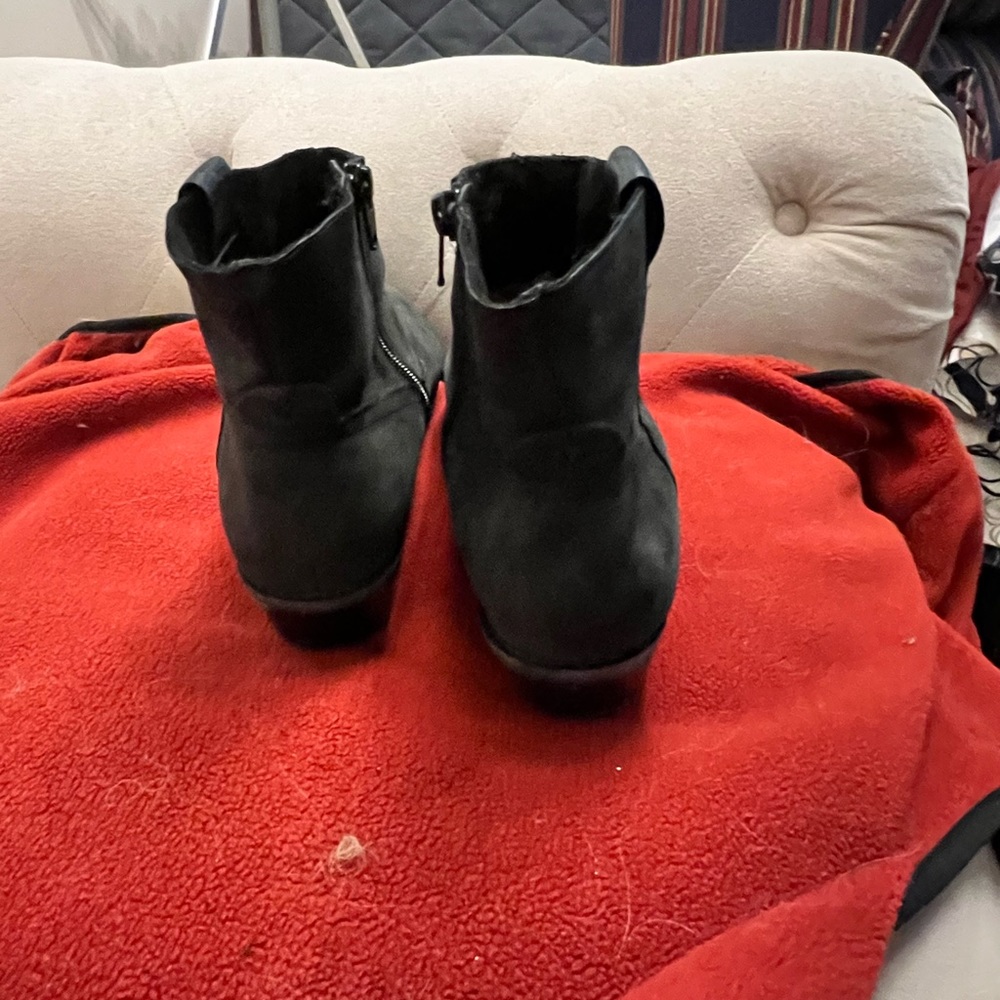 Vionic boots - Picture 2 of 6